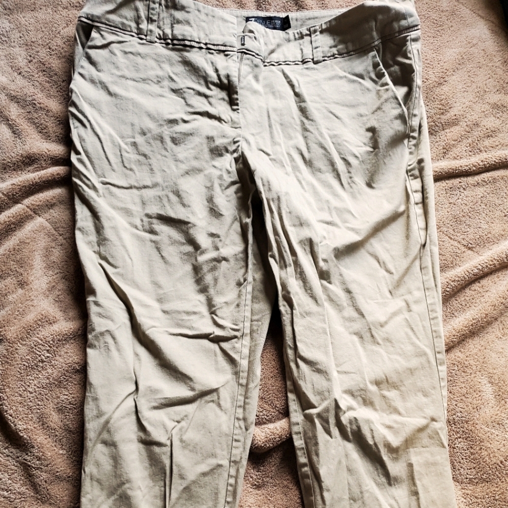 NY & Co capris 12